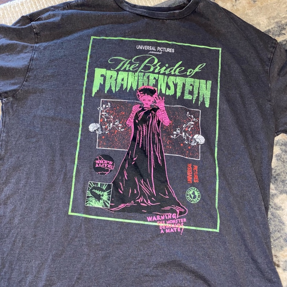 Grunge graphic tee